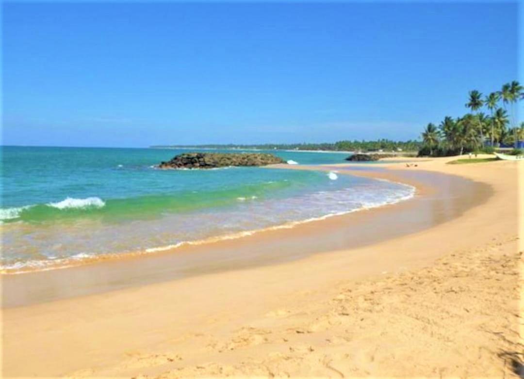 Sea Shell Villa Hikkaduwa 2 Separate Cabanas Ocean Front Villa Buitenkant foto